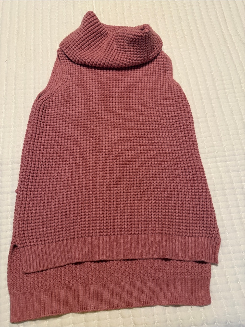 sahalie Sleeveless Waffle-Knit Turtleneck Vest - Dusty Rose